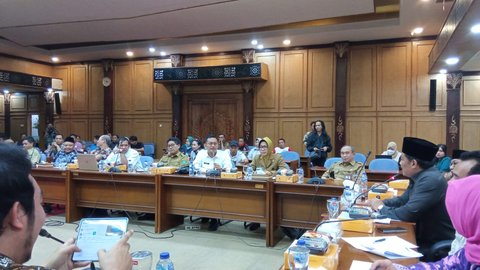 Dicecar Komisi A Terkait Kegaduhan Mutasi Jabatan, Fenny : Guru Promosi Kepala Sekolah Sudah Terlanjur Sembelih Kambing