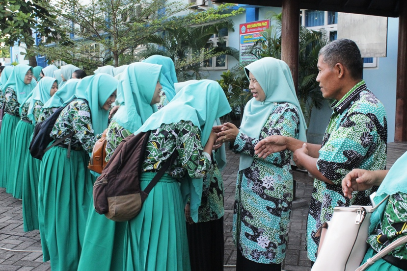 Halal Bihalal Di SMP Negeri 1 Sedati Membiasakan Saling&nbsp;Memaafkan