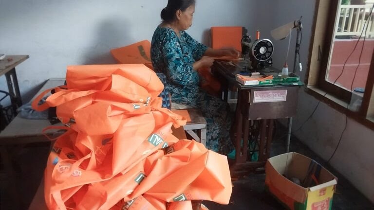 Sempat Terpuruk, UMKM Yuni Box Rogojampi Berupaya Turut Berdayakan Warga