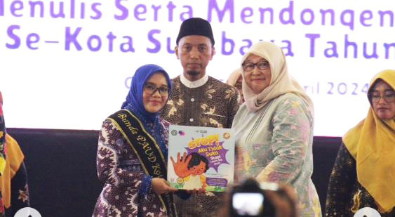 Bunda Rini Indriyani Luncurkan Tiga&nbsp;Buku