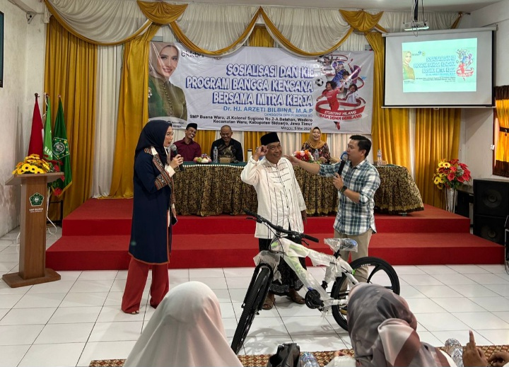 BKKBN dan DPR RI Beri Pencerahan 1000 HPK Pada Warga&nbsp;Waru