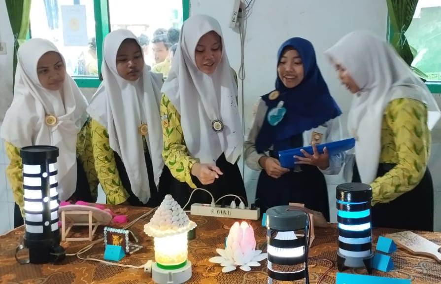 SMP PGRI 1 Buduran Bekali Siswanya Dengan Kewirausahaan