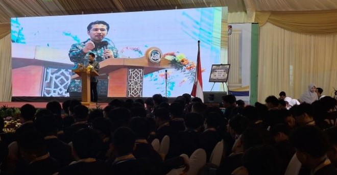 Berikan Kuliah Umum, Mantan Wagub Emil Dardak Bakar Semangat dan Kuatkan Karakter Siswa SMA Al Hikmah