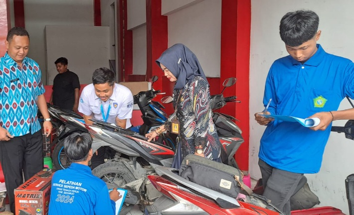 Disnaker Kolaborasi Dengan Ahass Yusar Motor Beri Pelatihan Mekanik Sepeda Motor