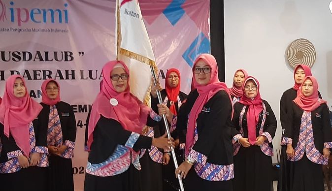 Lewat Musdalub, Duet Deasy Andrianie – Nurti Zubaida Pimpin Ikatan Pengusaha Muslimah Indonesia Kabupaten&nbsp;Gresik