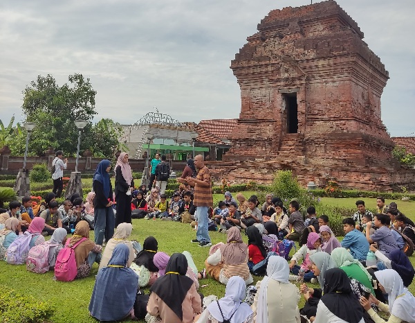 Kampoeng Sinaoe Kenalkan Sejarah Sidoarjo Melalui Historical Learning-English Holiday&nbsp;Camp