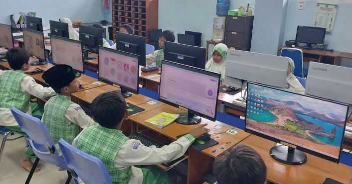 Kado Spesial HUT ke-79 Kemerdekaan RI, Siswa SDMM Ciptakan Game Tarik&nbsp;Tambang