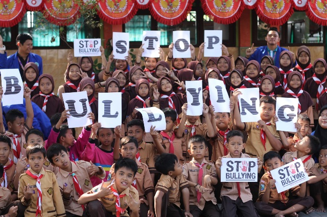 Mahasiswa Umaha Ajak Siswa SDN 2 Kalimati Tarik Stop&nbsp;Bullying