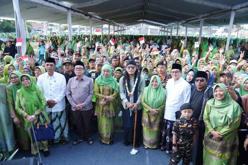 Puluhan Ribu Muslimat Tulungagung Bertekad Antar Khofifah Jadi Gubernur Jatim Dua Periode