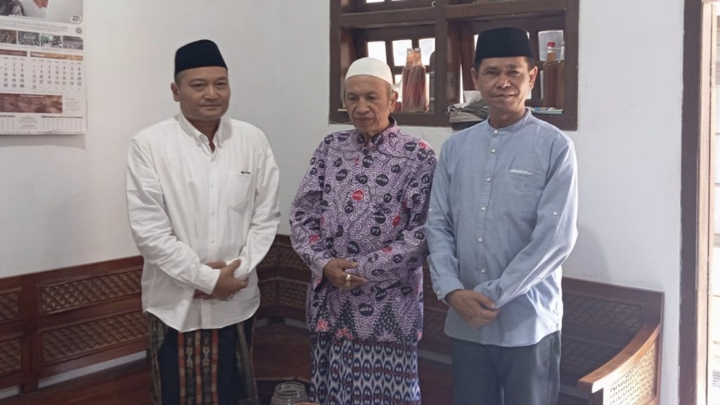 Silaturahmi ke Kiai Fadlol Wongsorejo, Gus Makki – Ali Ruchi Diminta Perhatikan UMKM di Pondok&nbsp;Pesantren
