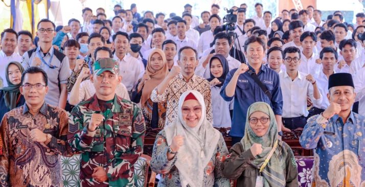 Buka Job Fair SMK Assa’adah, Wabup Gresik Berharap Tekan Angka Pengangguran