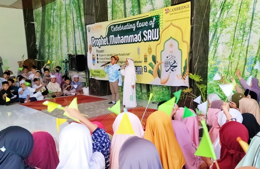 SD Al Falah Darussalam 2 Bersholawat Ramaikan Maulid Nabi Muhammad ‘Idolaku’