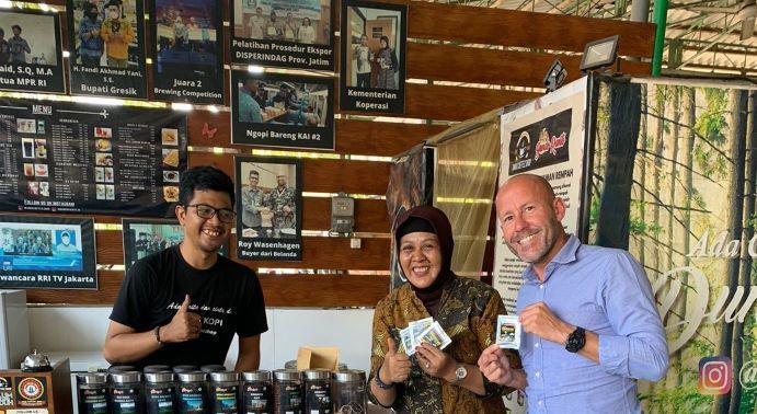 Bule Italia Kesemsem Racikan Kopi Amik&nbsp;Caffe