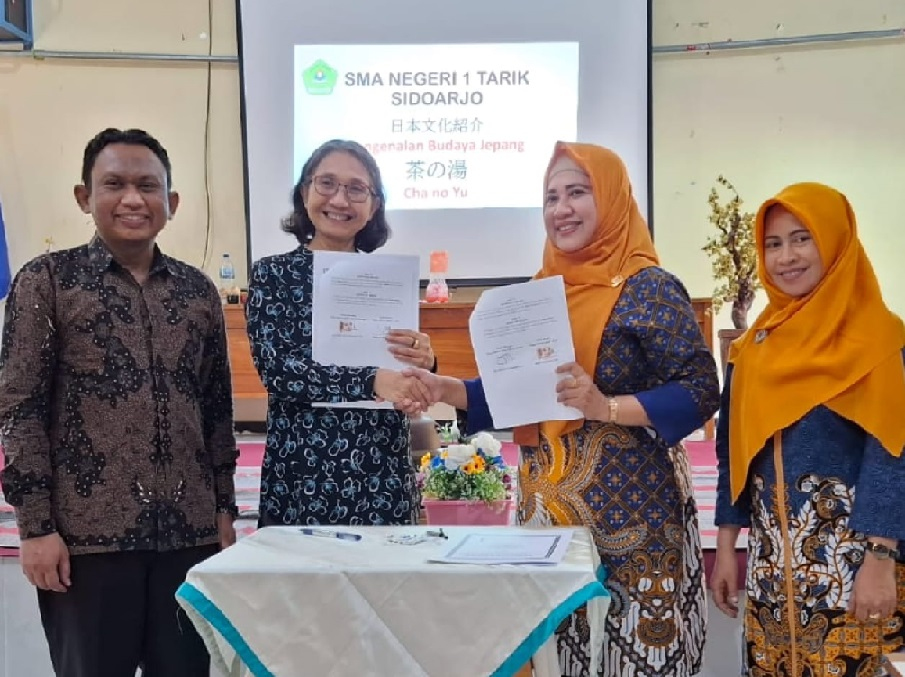 SMA Negeri 1 Tarik Kerjasama Dengan Unitomo Gelar Budaya Minum Teh&nbsp;Jepang